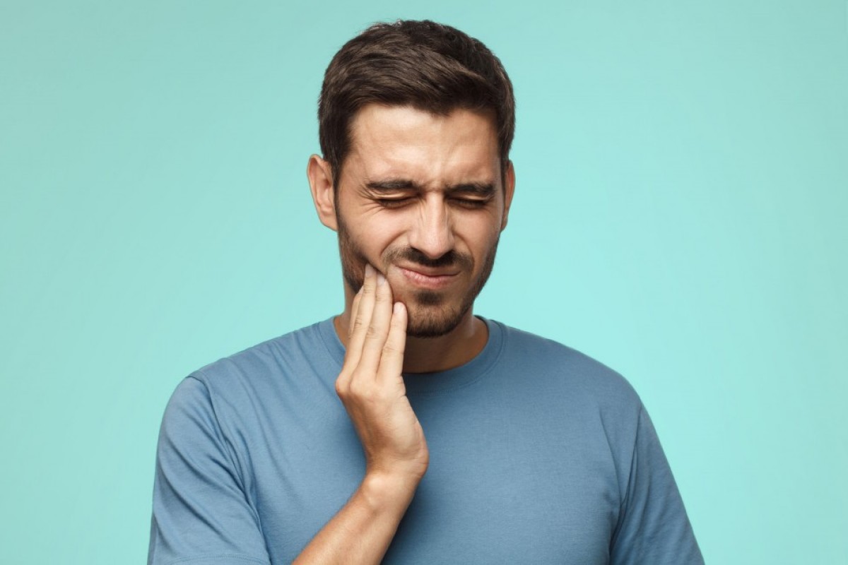 Implantes dentales y dolor. ¿Es normal sentir dolor?